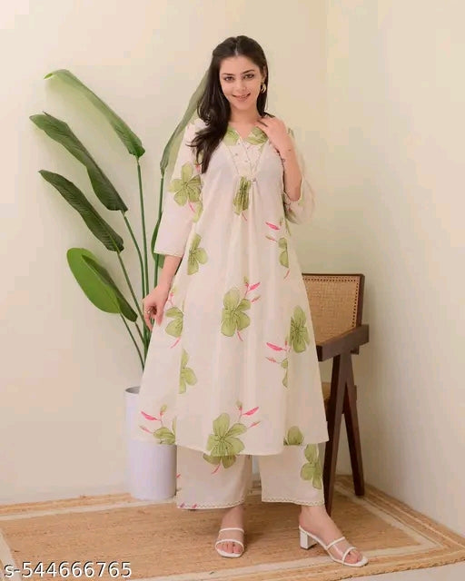 women embroiderd kurta set