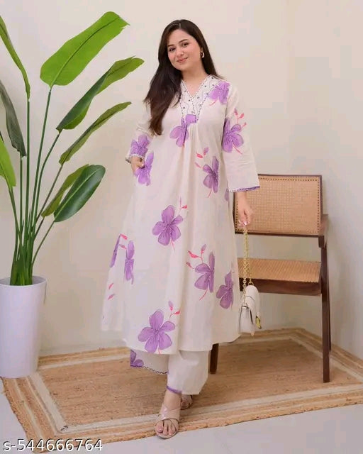 women embroiderd kurta set