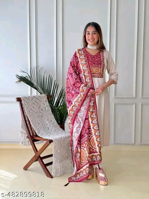 VARNI VESH WOMEN KURTA SET